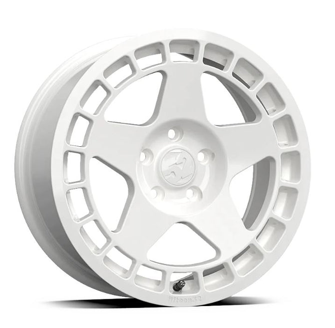 fifteen52 Turbomac 18x8.5 5x114.3 30mm ET 73.1mm Center Bore Rally White Wheel (TURRW-88554+30)