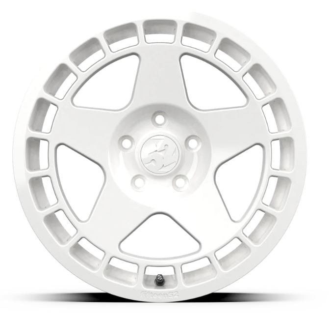 fifteen52 Turbomac 18x8.5 5x114.3 30mm ET 73.1mm Center Bore Rally White Wheel (TURRW-88554+30)