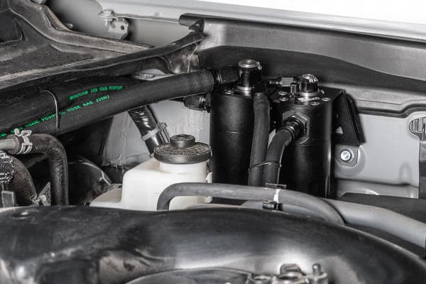 Radium Engineering 2016+ Toyota Tacoma CCV Catch Can Kit - Bloqueo de fluido (20-0839-FL)