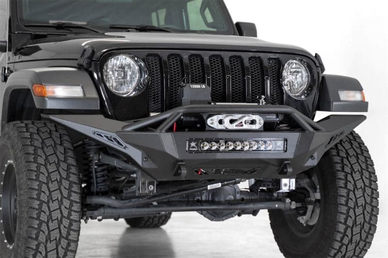 Addictive Desert Designs Parachoques delantero para Jeep Gladiator Stealth Fighter 2020 con soporte para cabrestante