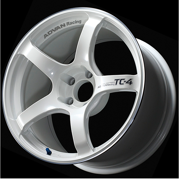 Rueda desplazada Advan TC-4 17x9" 5x114.3 +63