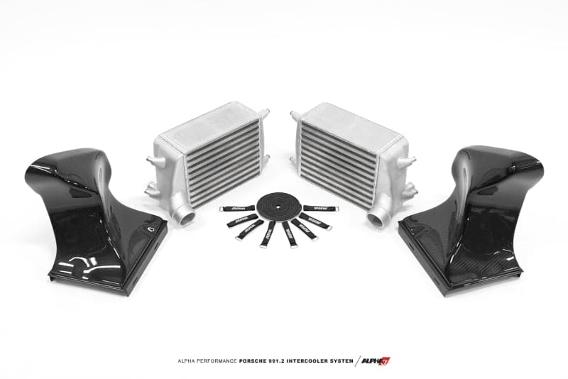 AMS Performance 16-19 Porsche Carrera/Carrera S (991.2) Kit de intercooler Alpha con cubiertas de fibra de carbono (ALP.26.09.0001-1)