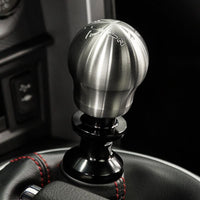 Raceseng Contour Shift Knob (Grabado Puerta 1) Adaptador M12x1.25mm - Cepillado