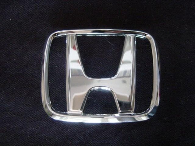 Honda Japan GD3 Emblema trasero cromado "H" (ajuste)