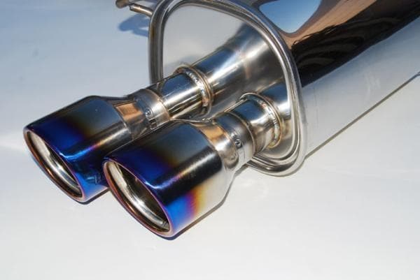 Invidia Sedan '11-'14 WRX/ STI Q300 Cat-Back 76mm (Dual Titanium Tip)